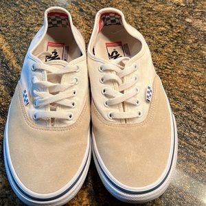 Vans off the Wall💙